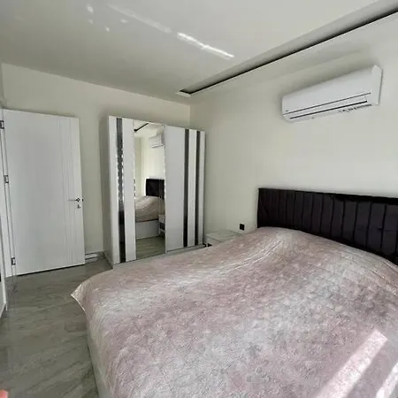 Two Bedroom Near The Sea *